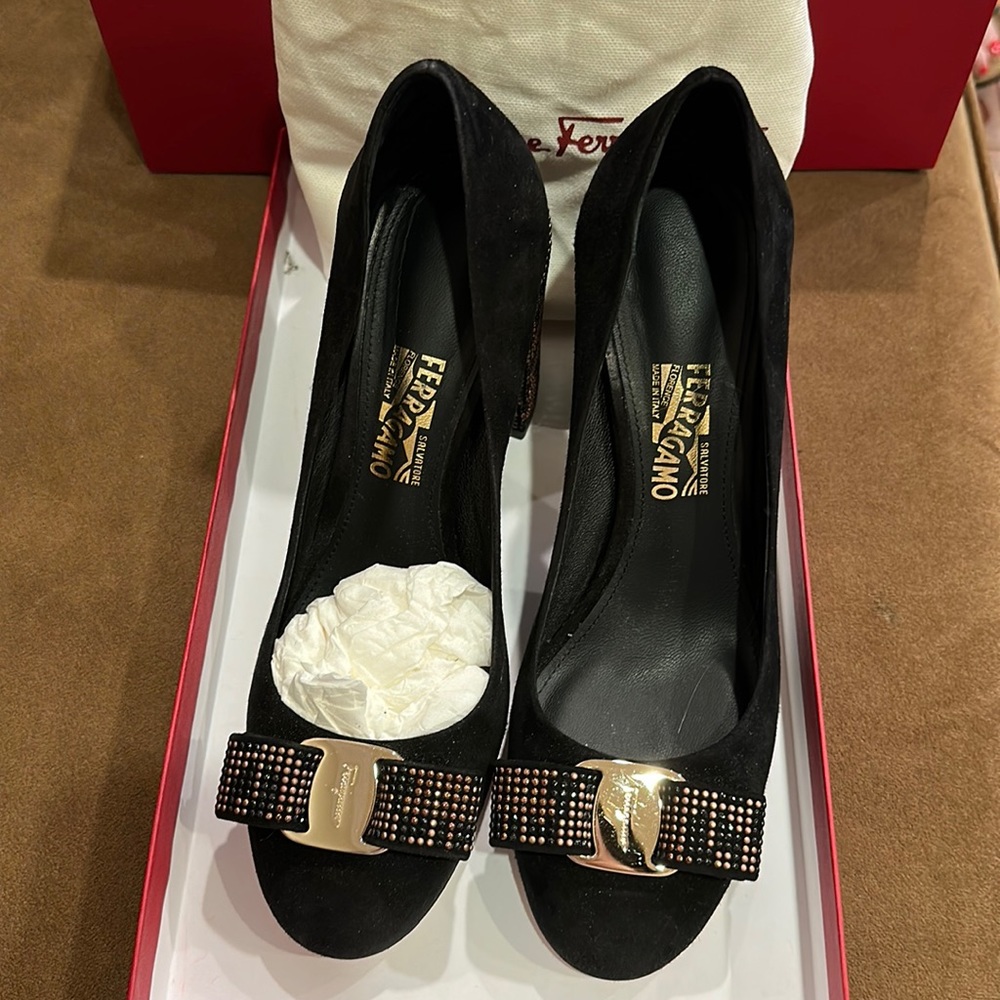 Ferragamo Vata heel